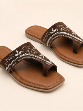 G.N.D. Brown 
Embroidered Toe-Loop Slide Sandal
